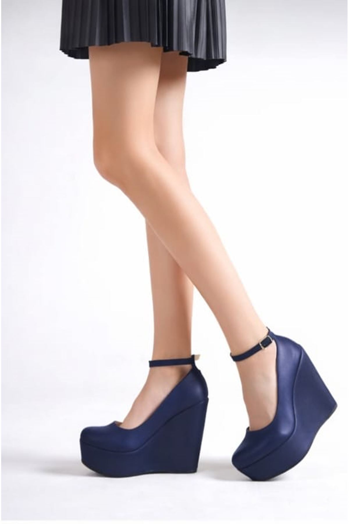 Orion; Lacivert Mat Deri,Çıkarılabilir Baretli 12 cm Dolgu Topuklu Ayakkabı 