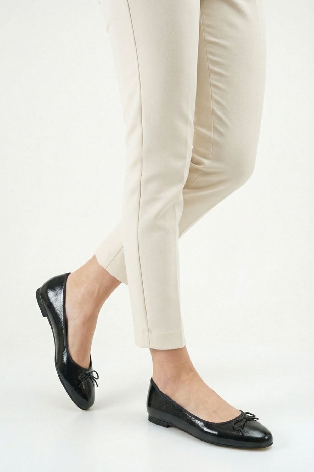 Romina; Siyah,Babet Ayakkabı 