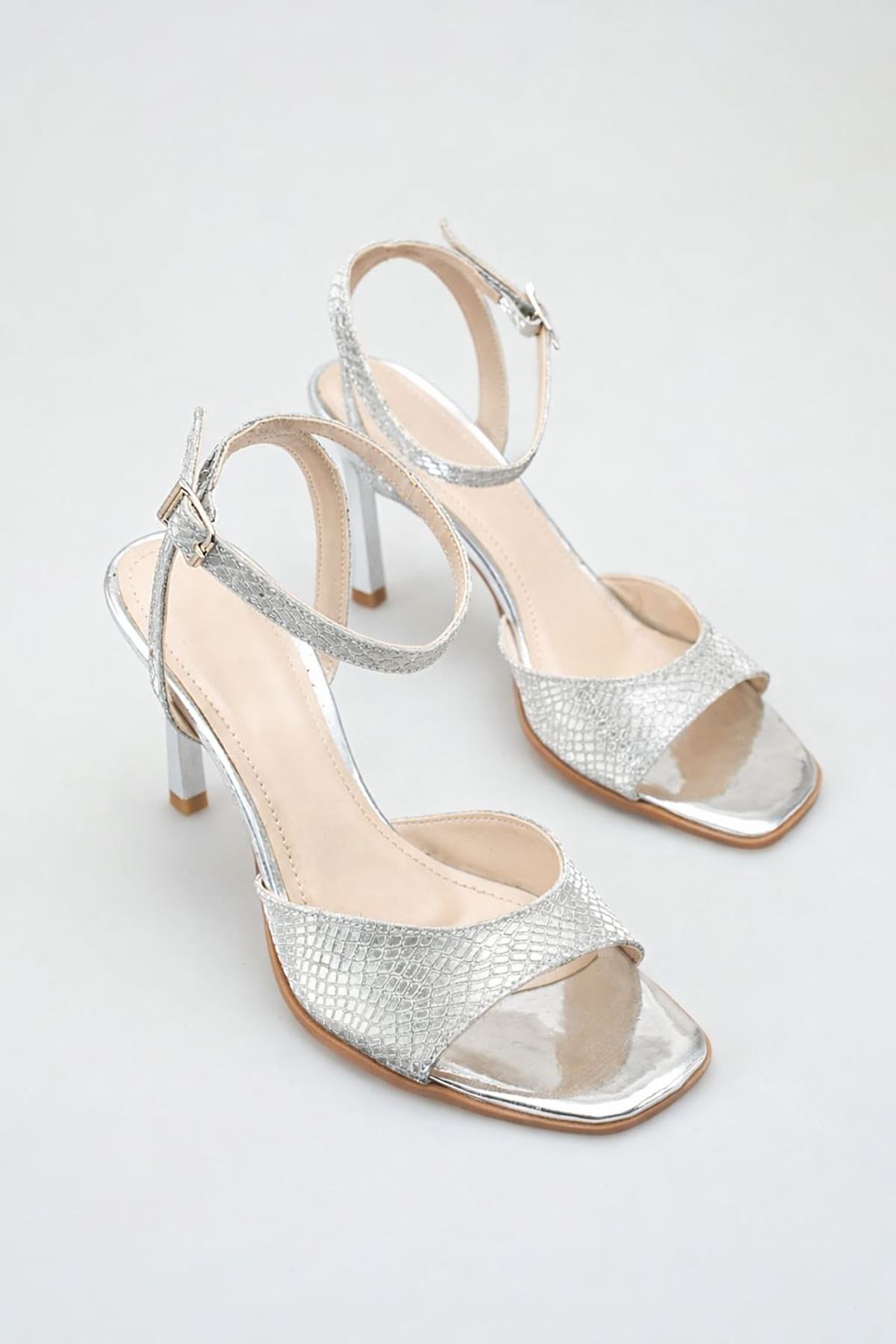 Olivia; Gümüş , Desen Detaylı  Klasik İnce 9 cm Topuklu Stiletto 