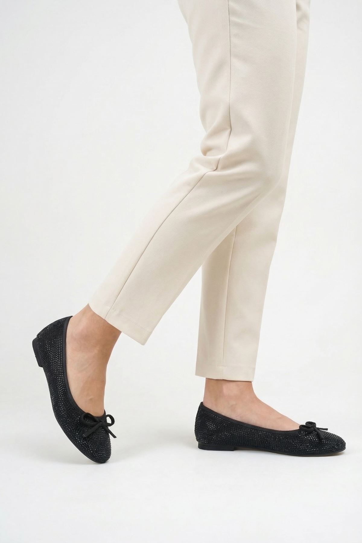 Romina; Siyah, Parlak Taşlı,Babet Ayakkabı