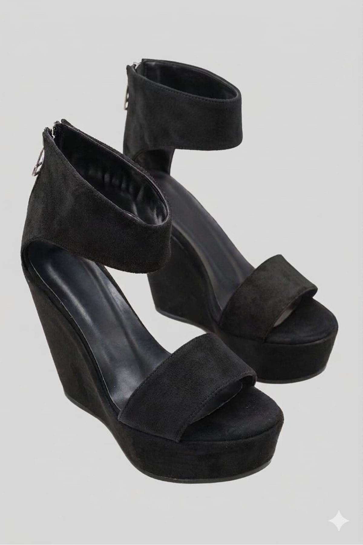 Loren; Siyah Süet ,Arkadan Fermuarlı 12 cm Dolgu Topuklu Ayakkabı