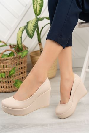 Romano; Krem Cilt,9 cm Dolgu Topuklu Ayakkabı (DAR KALIPTIR ÜRÜN AÇIKLAMASINI OKUYUNUZ)