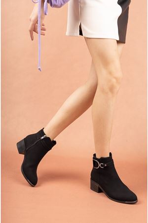 Alara; Kadın, Siyah, Toka Detaylı, Klasik Topuklu Bot