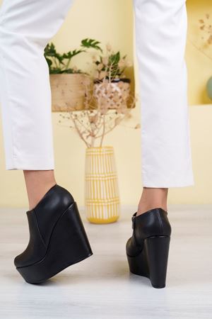 Amanda; Siyah Cilt,12 cm Dolgu Topuklu Kadın Bot