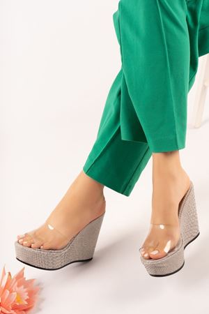 Quinn; Kadın,Gri Yılan Desenli,12 cm Dolgu Topuklu Şeffaf Terlik