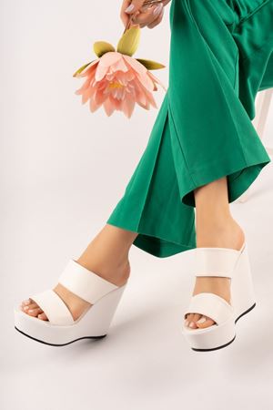 Victory; Beyaz,12 cm Dolgu Topuklu Kadın Terlik