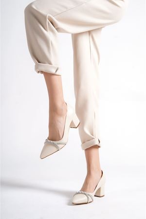 Alice; Ten Cilt,Kararmaz Taş Detaylı Klasik Topuklu Ayakkabı