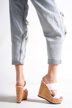 Victory; Beyaz,12 cm Mantar Dolgu Topuklu Kadın Terlik 