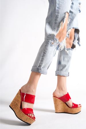 Victory; Kırmızı,12 cm Mantar Dolgu Topuklu Kadın Terlik 