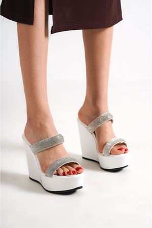 Sunny,Beyaz,Taş Detaylı12 cm  Dolgu Topuklu Kadın Terlik 