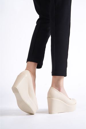 Felicity; Krem Cilt,Burnu Açık,9 cm Dolgu Topuklu Ayakkabı