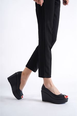 Felicity; Siyah Mat Deri,Burnu Açık,9 cm Dolgu Topuklu Ayakkabı 