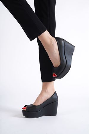 Felicity; Siyah Mat Deri,Burnu Açık,9 cm Dolgu Topuklu Ayakkabı 