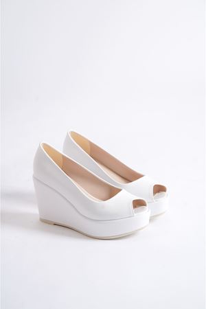 Felicity; Beyaz Mat Deri, Burnu Açık,9 cm Dolgu Topuklu Ayakkabı 