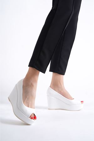 Felicity; Beyaz Mat Deri, Burnu Açık,9 cm Dolgu Topuklu Ayakkabı 