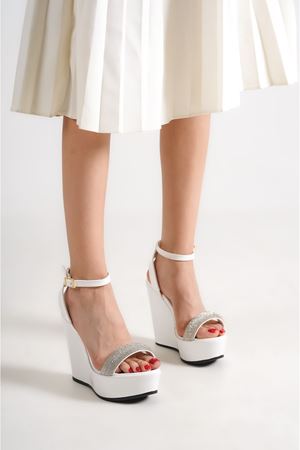 Carrol,Beyaz,Taş Detaylı12 cm  Dolgu Topuklu Ayakkabı