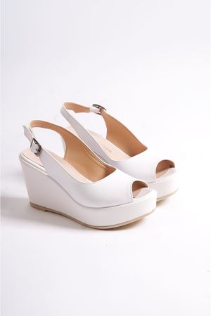 Juliet; Kadın, Beyaz , 9 cm Topuklu,Burnu ve Arkası açık, Dolgu Topuk Ayakkabı (KALIP İÇİN LÜTFEN ÜRÜN AÇIKLAMASINI OKUYUNUZ)