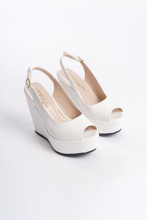 Perla;Beyaz Mat Deri ,12 cm Dolgu Topuklu Ayakkabı 