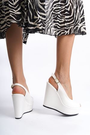 Perla;Beyaz Mat Deri ,12 cm Dolgu Topuklu Ayakkabı 