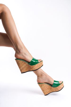 Hazel;Yeşil ,Mantar Detaylı,12 cm Dolgu Topuklu Terlik 