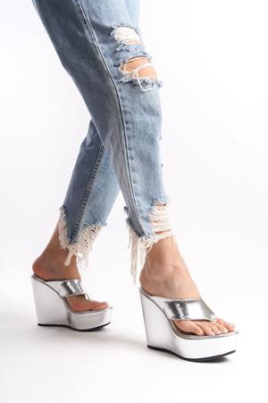 Ophelia; Gümüş ,12 cm Dolgu Topuklu Parmak Arası Terlik