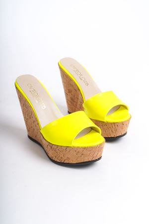 Hazel; Neon Sarı ,12 cm Mantar Tabanlı Dolgu Topuklu Terlik 