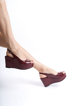 Juliet;  Bordo, Burnu ve Arkası açık, 9 cm Dolgu Topuklu Kadın Ayakkabı (KALIP İÇİN LÜTFEN ÜRÜN AÇIKLAMASINI OKUYUNUZ)