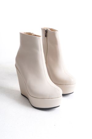 Eve ; Ten Cilt , 12 cm Dolgu Topuklu Kadın Bot