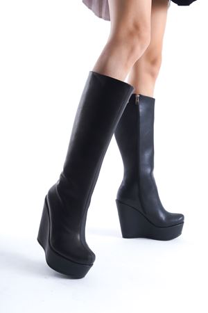 Bounty ; Siyah Mat Deri ,12 cm Dolgu Topuklu Kadın Çizme