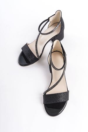 Owwox Kids; Kız Çocuk,Siyah,Kararmaz Taş Detaylı  Ayakkabı