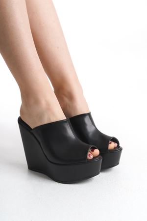 Armine;Siyah,12 cm Mantar Dolgu Topuklu Kadın Terlik(KALIP İÇİN LÜTFEN AÇIKLAMAYI OKUYUNUZ)