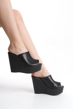 Armine;Siyah,12 cm Mantar Dolgu Topuklu Kadın Terlik(KALIP İÇİN LÜTFEN AÇIKLAMAYI OKUYUNUZ)