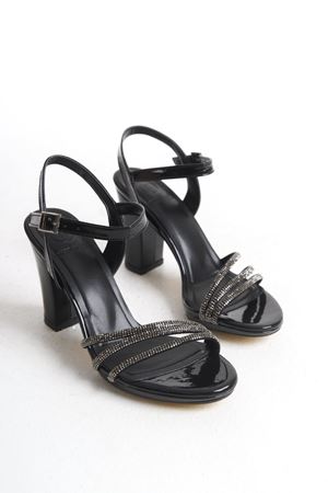 Aisha; Kadın,Siyah ,3 Taşlı Biyeli 8 mm Platformlu  Klasik Topuklu Ayakkabı