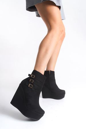 Dolly ; Siyah Süet Tokalı,12 cm Dolgu Topuklu Kadın Bot