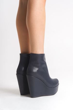 Eve ; Lacivert Mat Deri,12 cm Dolgu Topuklu Kadın Bot 