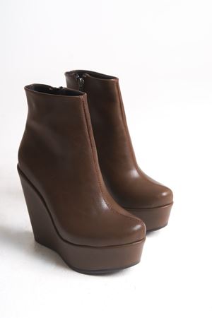 Eve ; Koyu Kahve Mat Deri,12 cm Dolgu Topuklu Kadın Bot 