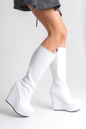 Bounty ; Beyaz Mat Deri ,12 cm Dolgu Topuklu Kadın Çizme 