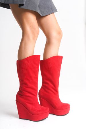 Beatrice ; Kırmızı Süet ,12 cm Fermuarsız  Dolgu Topuklu  Kadın Çizme 