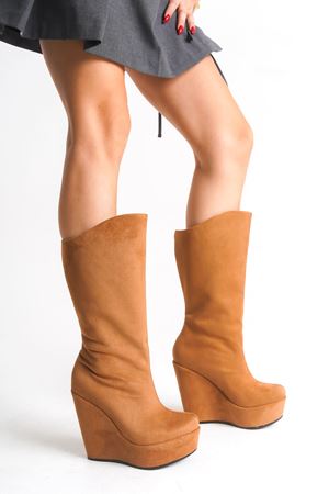 Beatrice ; Taba  Süet ,12 cm Fermuarsız 12 Cm Dolgu Topuklu  Kadın Çizme 