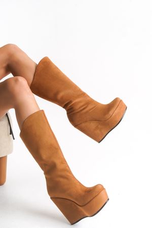 Beatrice ; Taba  Süet ,12 cm Fermuarsız 12 Cm Dolgu Topuklu  Kadın Çizme 