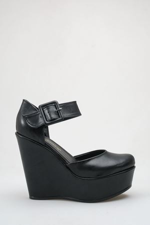 Julia; Siyah Mat Deri ,Toka Detaylı 12 cm Dolgu Topuklu Ayakkabı